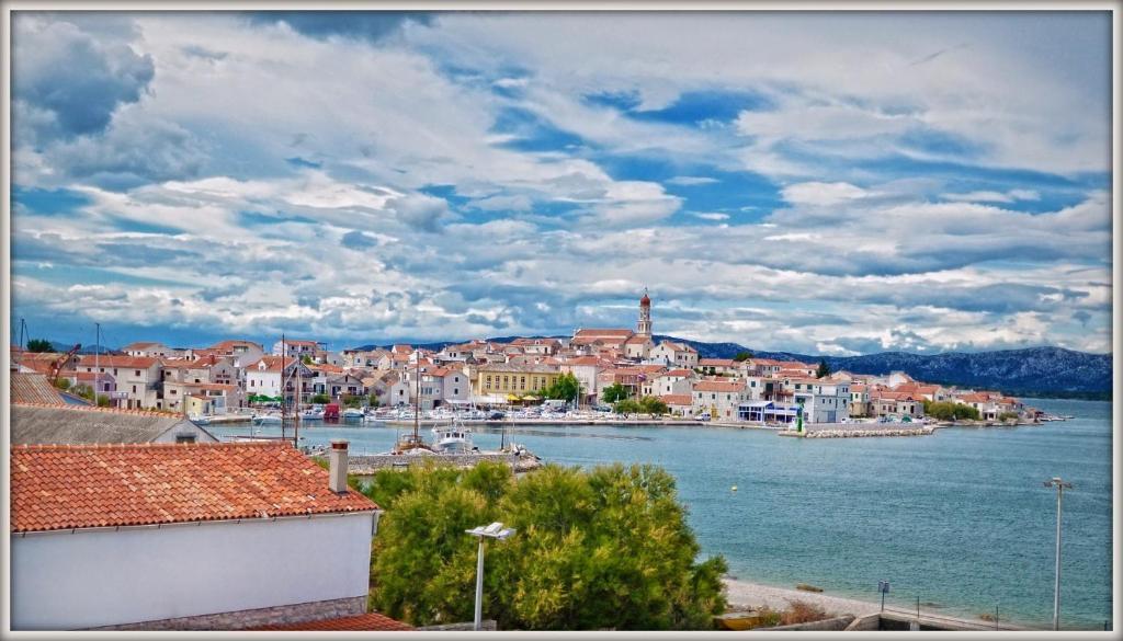 Rooms & Apartments Marinero Betina  Exterior foto